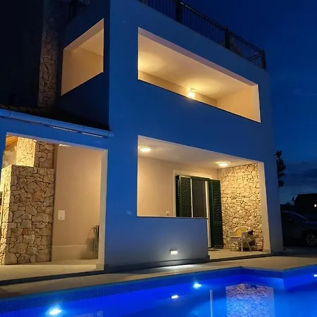 Iva Appartement Mirce